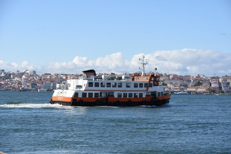 対岸のリスボン風景8 in Portugal Cacihas