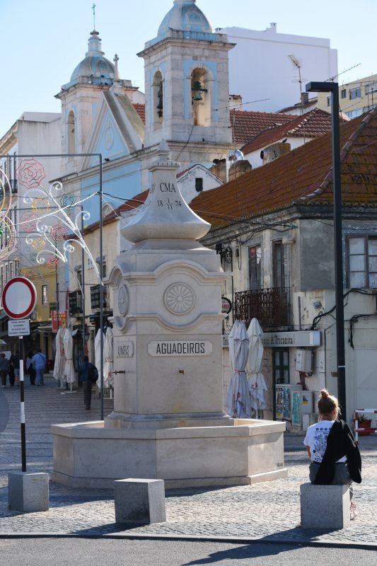 駅前のオブジェ2 in Portugal Cacihas