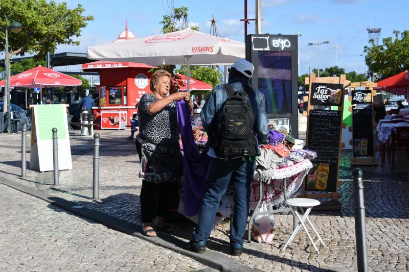露天売り in Portugal Cacihas