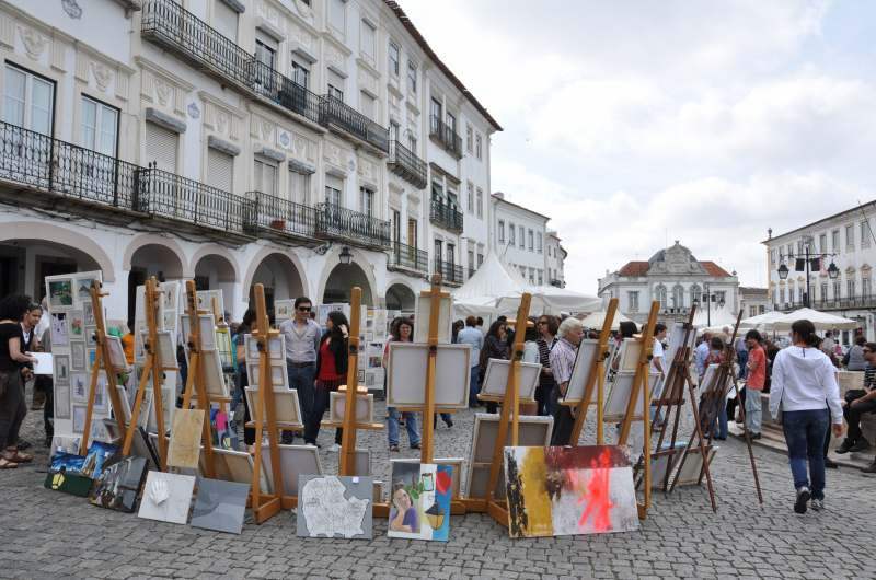 ẘG@in Portugal Evora