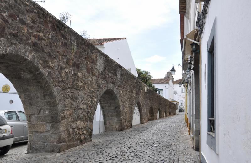 水道橋のはじまり in Portugal Evora