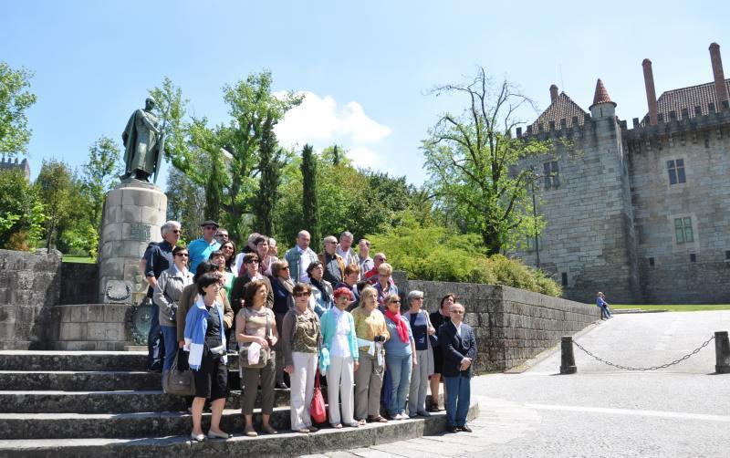 ブラガンサ侯爵館前で合唱 in Portugal Guimaraes