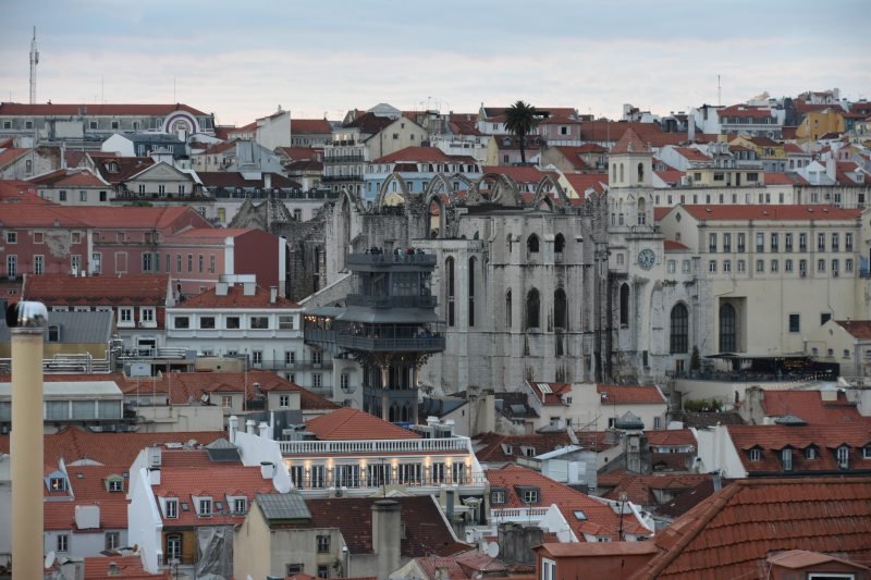 カルモ教会が見える in Portugal Lisboa