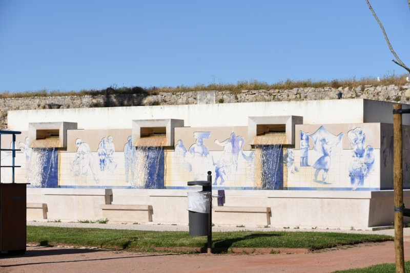 噴水とアズレージョ in Portugal Peniche