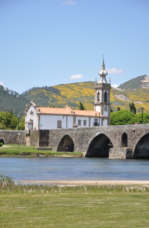 TgEAgjIEQ@in Portugal Ponte de Lima