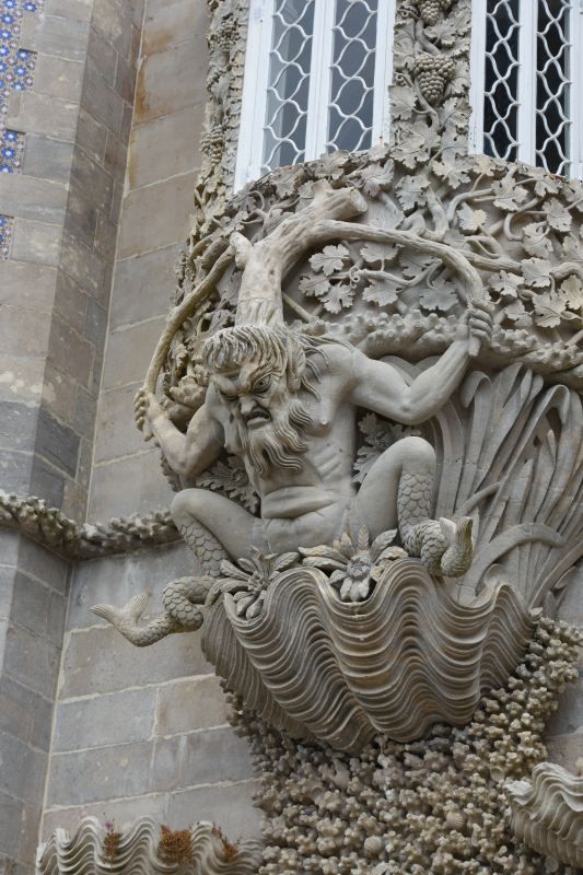 ペーナ宮殿の彫刻3 in Portugal Sintra