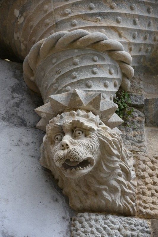 ペーナ宮殿の彫刻5 in Portugal Sintra